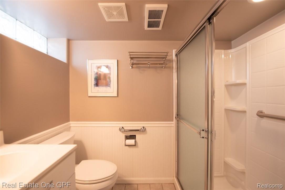 98 Mapleton Road Grosse Pointe, MI 48236 - Photo 30 of 37 Lothrop 98 -35.jpg
