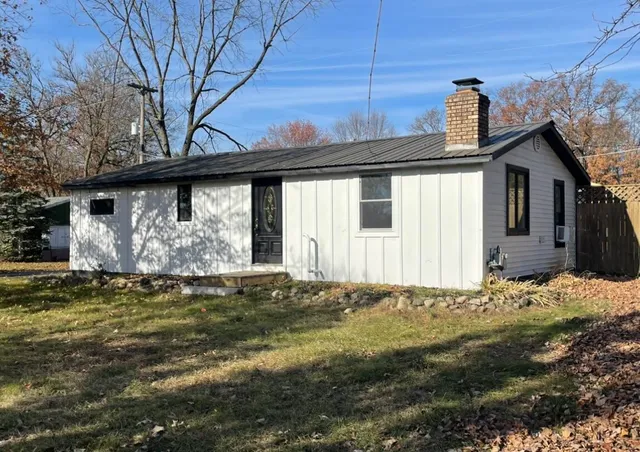 $279,000 | 25490 Front Street, Mattawan, MI 49071