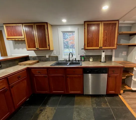 $279,000 | 25490 Front Street, Mattawan, MI 49071