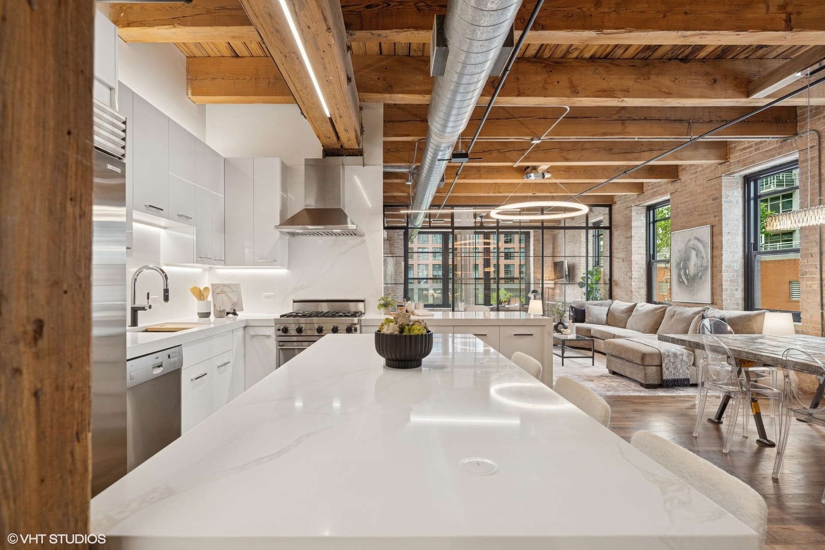14 North Peoria Street, Unit 3E Chicago, IL 60607 - Photo 5 of 27 a kitchen with sink and cabinets