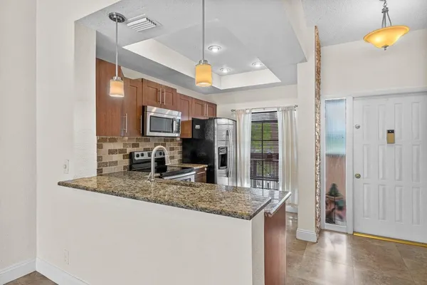 $2,200 | 2371 Southwest 15th Street, Unit 100, Deerfield Beach, FL 33442