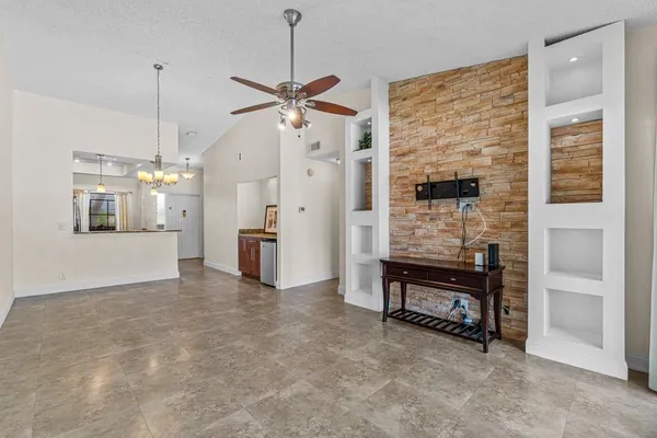 $2,200 | 2371 Southwest 15th Street, Unit 100, Deerfield Beach, FL 33442