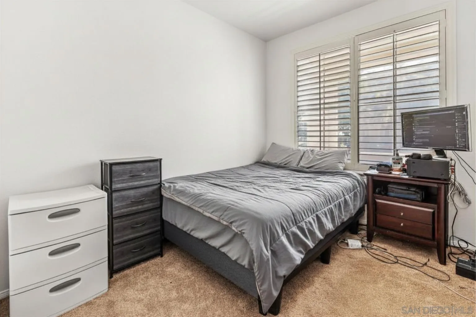 28922 Newport Road Temecula, CA 92591 - Photo 11 of 33 Downstairs Bedroom