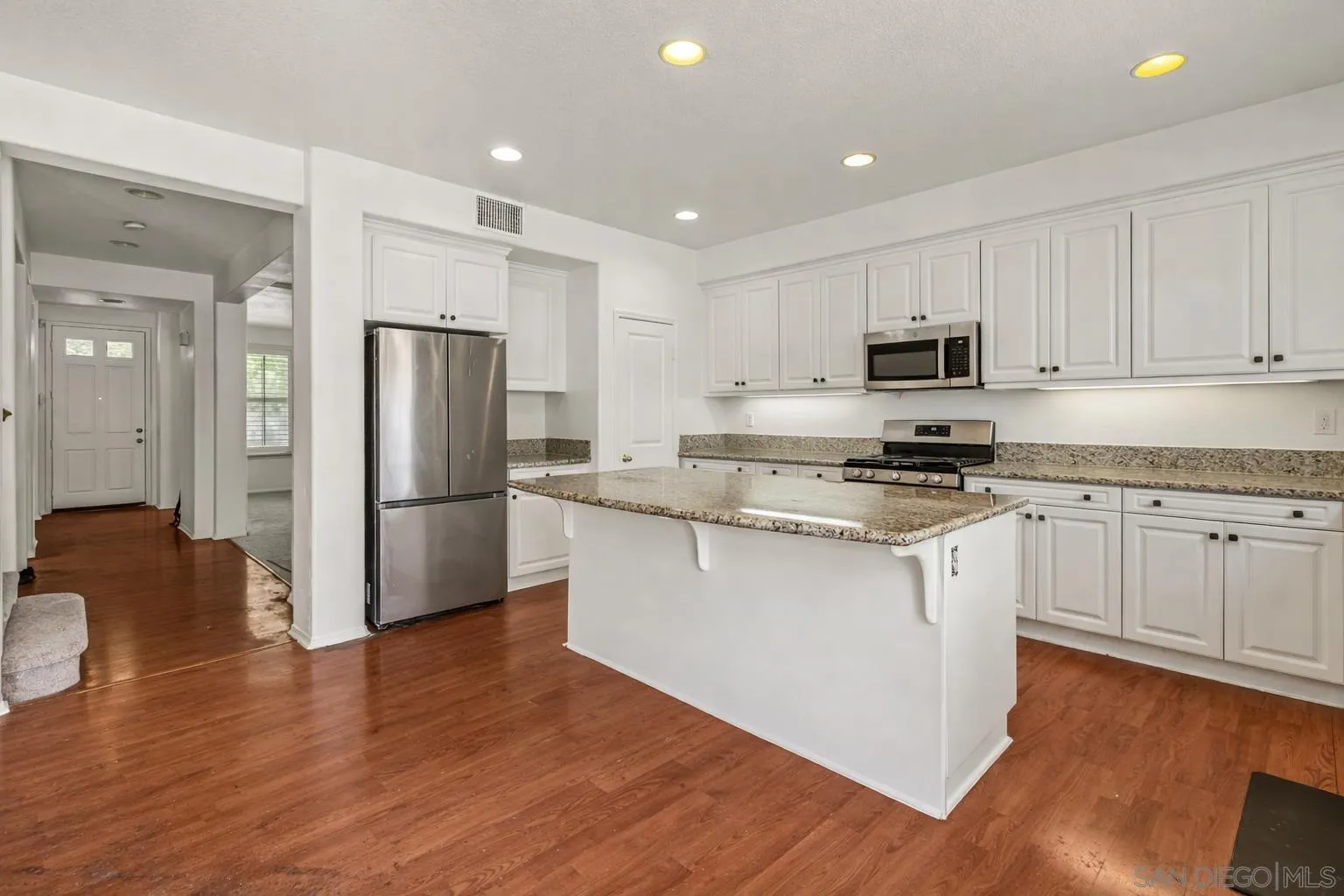 28922 Newport Road Temecula, CA 92591 - Photo 3 of 33