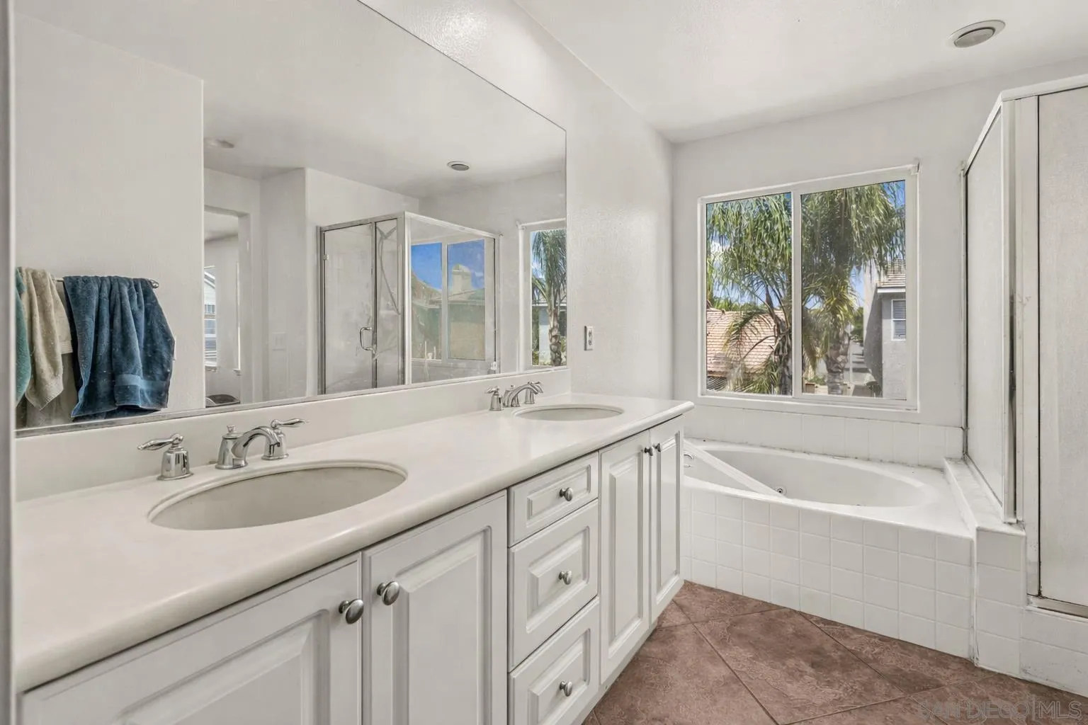 28922 Newport Road Temecula, CA 92591 - Photo 9 of 33 Primary Bath/Spa