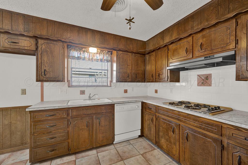 8406 Olympia Drive Amarillo, TX 79110 - Photo 15 of 19 kitchen 1