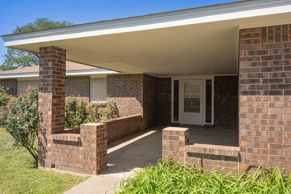 8406 Olympia Drive Amarillo, TX 79110 - Photo 4 of 19 front 4