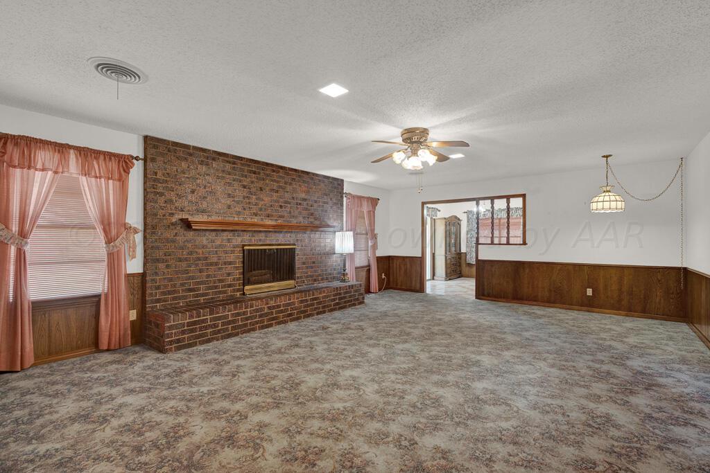 8406 Olympia Drive Amarillo, TX 79110 - Photo 5 of 19 living room 1