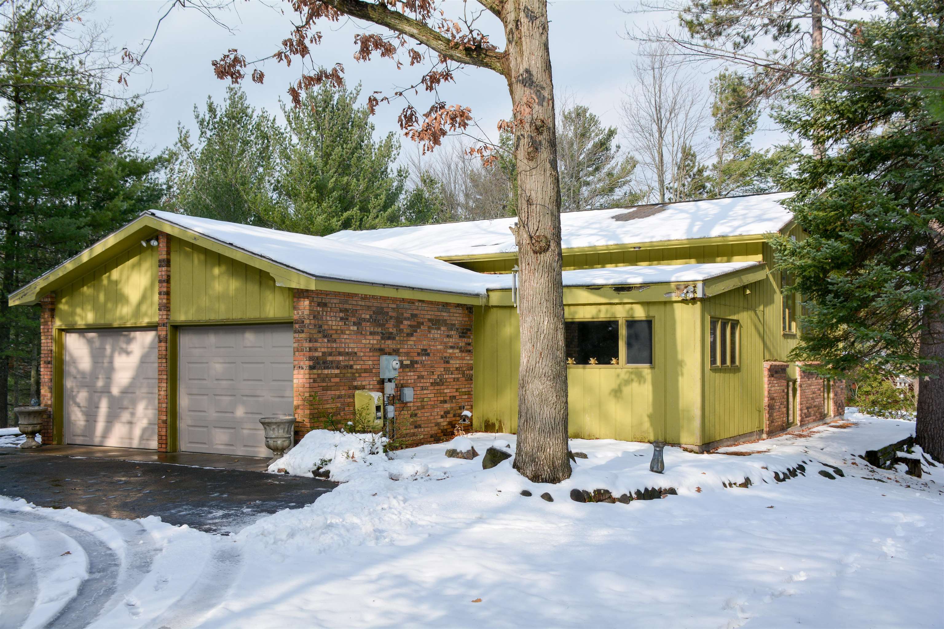 2872 Holiday Pines Road Traverse City, MI 49686 - Photo 1 of 39 1917928-6b00ad4d-1cbd-4f17-ae6f-c777d8ffc0d9.JPG