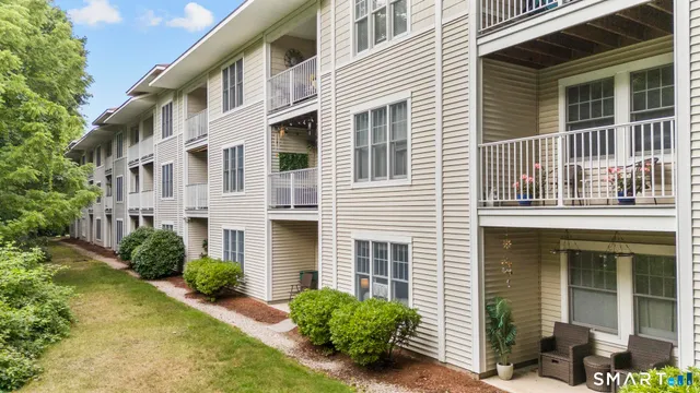 a view of a front of a house