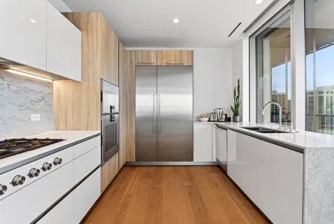 $2,325,000 | 363 East Wacker Drive, Unit 3709, Chicago, IL 60601