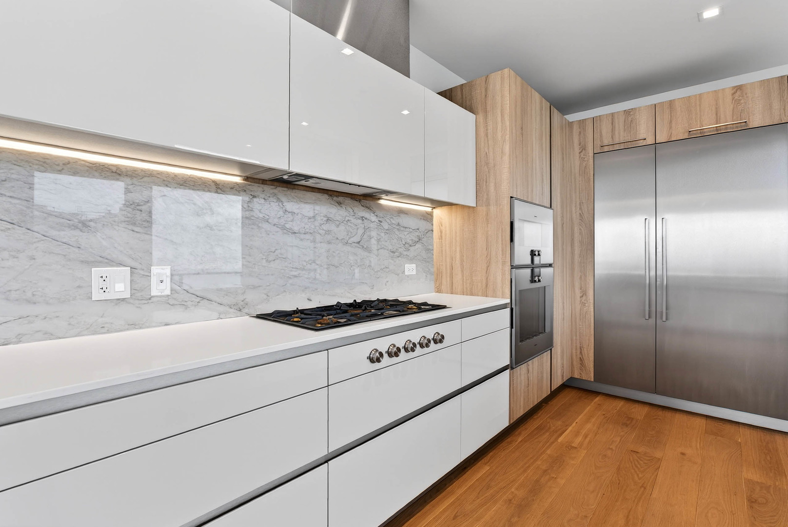 363 East Wacker Drive, Unit 3709 Chicago, IL 60601 - Photo 12 of 55