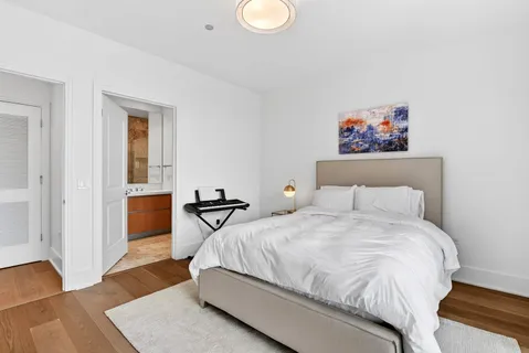 $2,325,000 | 363 East Wacker Drive, Unit 3709, Chicago, IL 60601