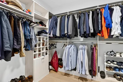 $2,325,000 | 363 East Wacker Drive, Unit 3709, Chicago, IL 60601