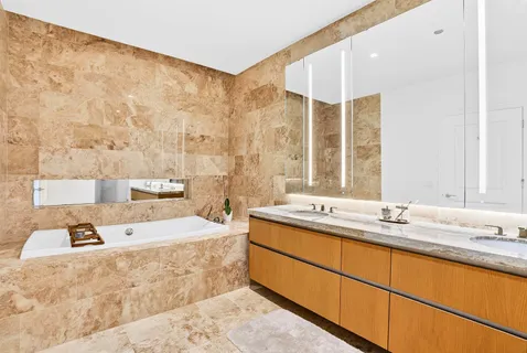 $2,325,000 | 363 East Wacker Drive, Unit 3709, Chicago, IL 60601