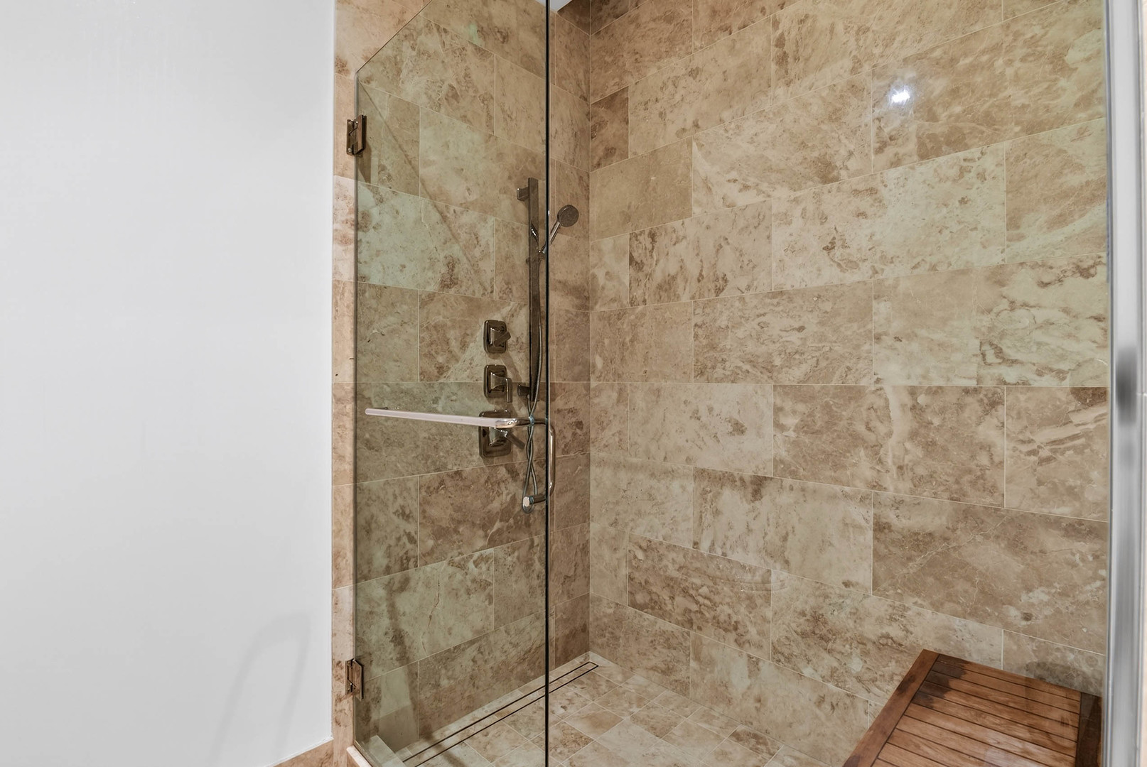 363 East Wacker Drive, Unit 3709 Chicago, IL 60601 - Photo 35 of 55