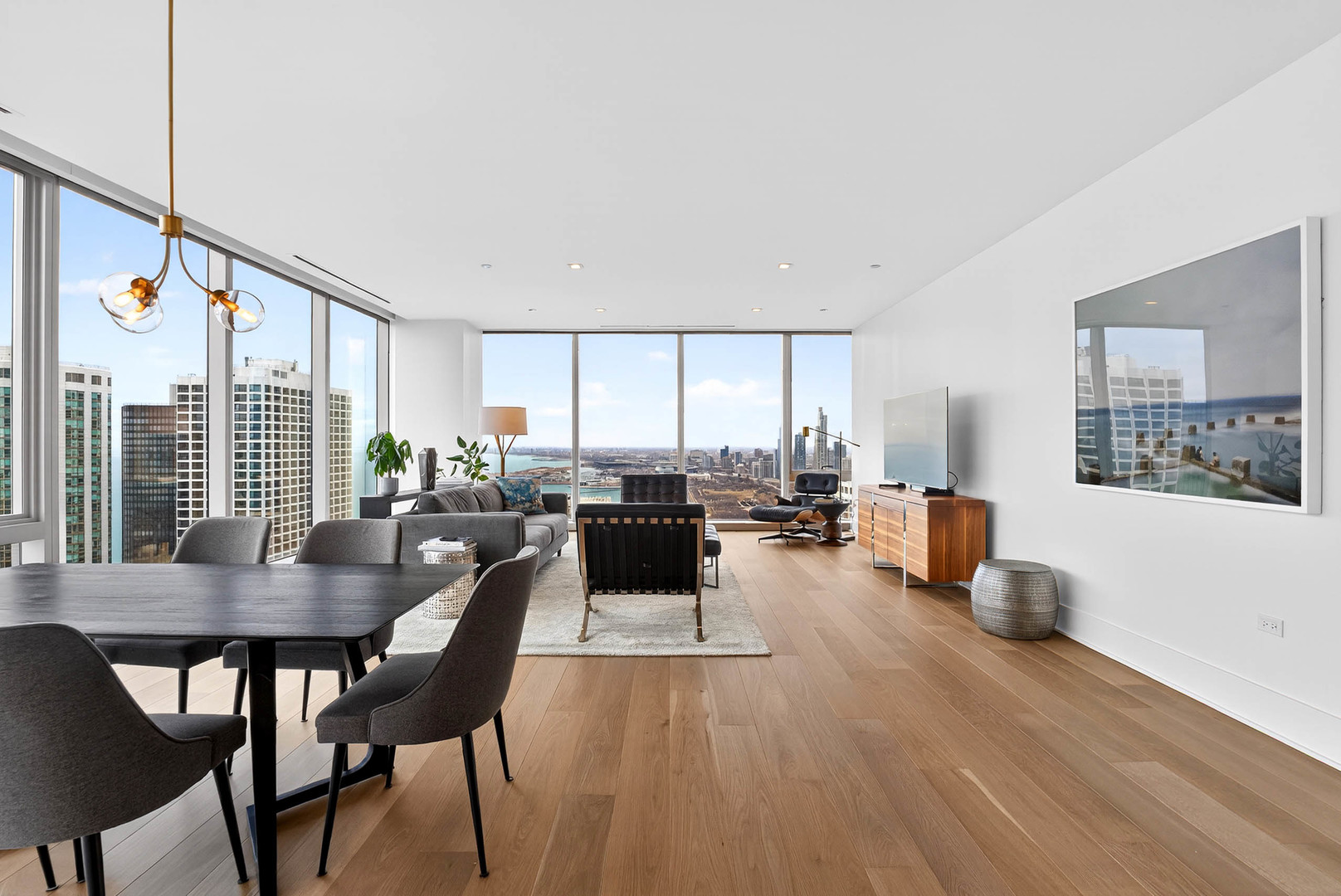 363 East Wacker Drive, Unit 3709 Chicago, IL 60601 - Photo 4 of 55