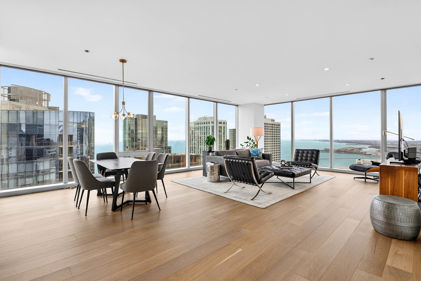 363 East Wacker Drive, Unit 3709 Chicago, IL 60601 - Photo 5 of 55