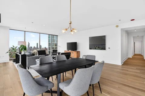 $2,325,000 | 363 East Wacker Drive, Unit 3709, Chicago, IL 60601
