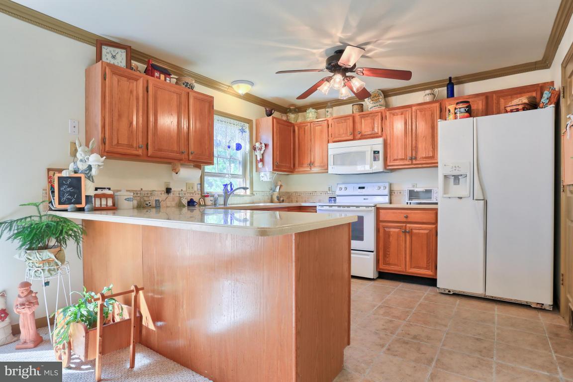 119 Laurie Lane Lititz, PA 17543 - Photo 10 of 27 Gallery Image 10