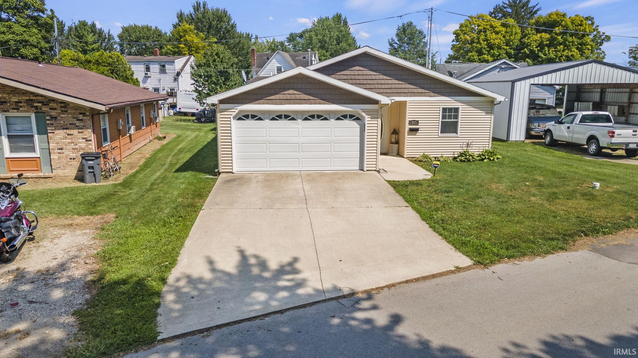 927 Line Street Decatur, IN 46733 - Photo 4 of 33