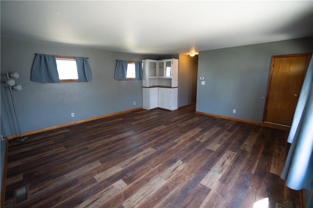 109 East 9th Street Georgetown, IL 61846 - Photo 11 of 14 Family Room