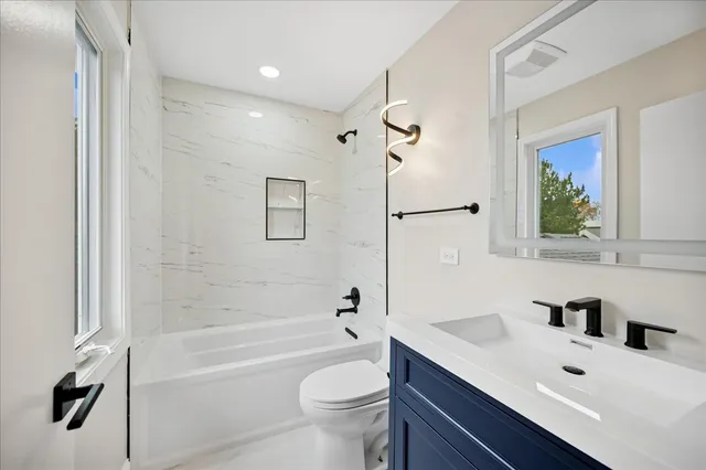 $1,499,000 | 2005 Keats Lane, Highland Park, IL 60035