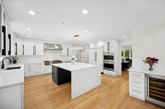 $1,499,000 | 2005 Keats Lane, Highland Park, IL 60035