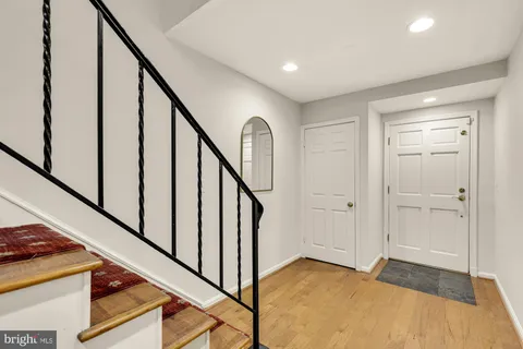 $999,900 | 8 Sangamore Court, Bethesda, MD 20816