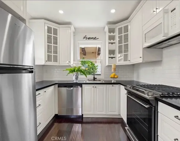 $4,195 | 501 Avenue B, Unit C, Redondo Beach, CA 90277