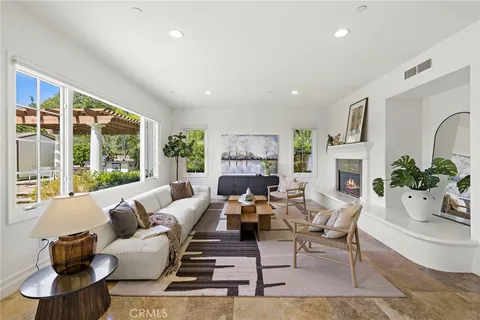 $8,950,000 | 28 Sandy Cove, Newport Coast, CA 92657