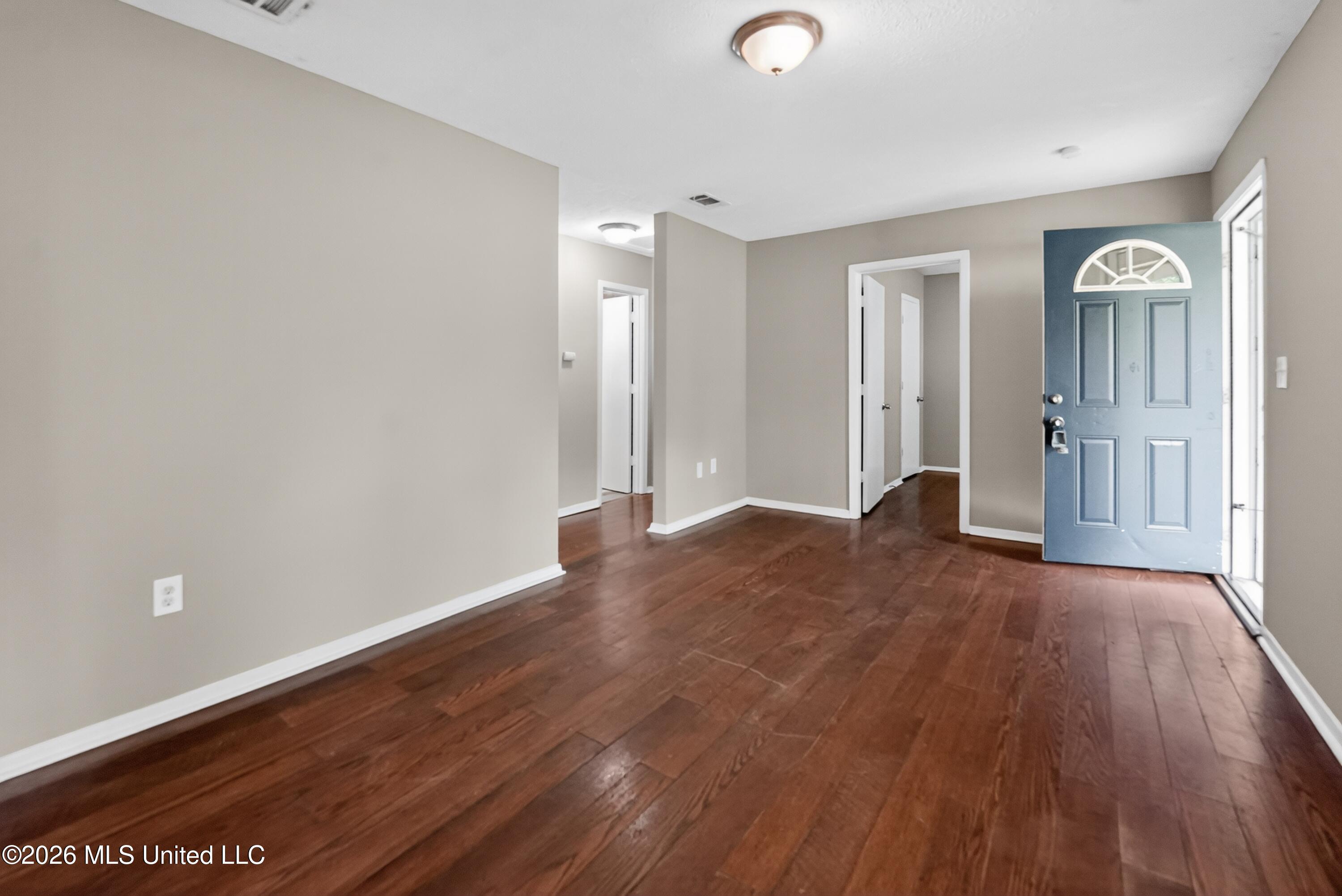 1220 Deeb Street Pearl, MS 39208 - Photo 7 of 32 07_1220_Deeb_St-Foyer-7332