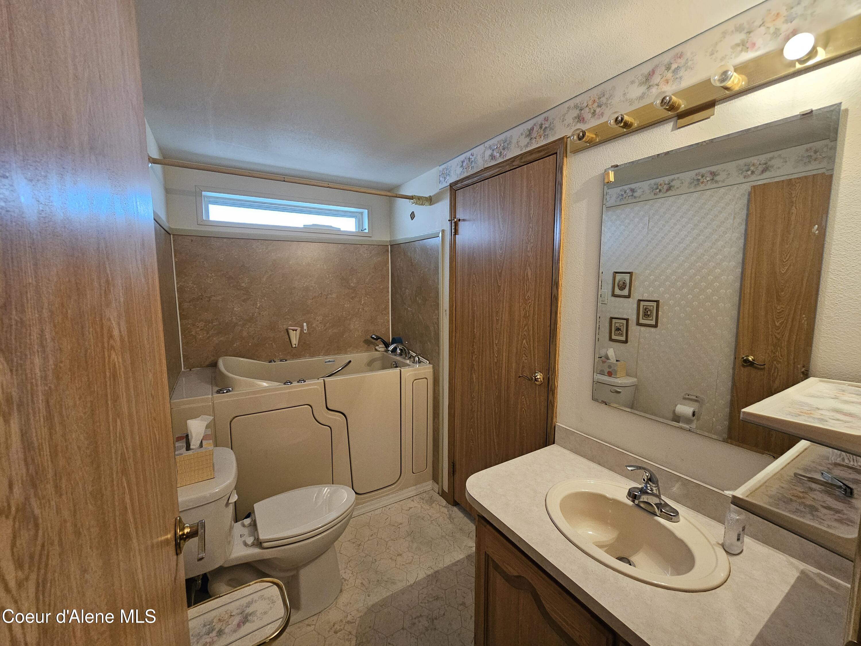 28990 North Miller Road Athol, ID 83801 - Photo 16 of 26 Guest Bath