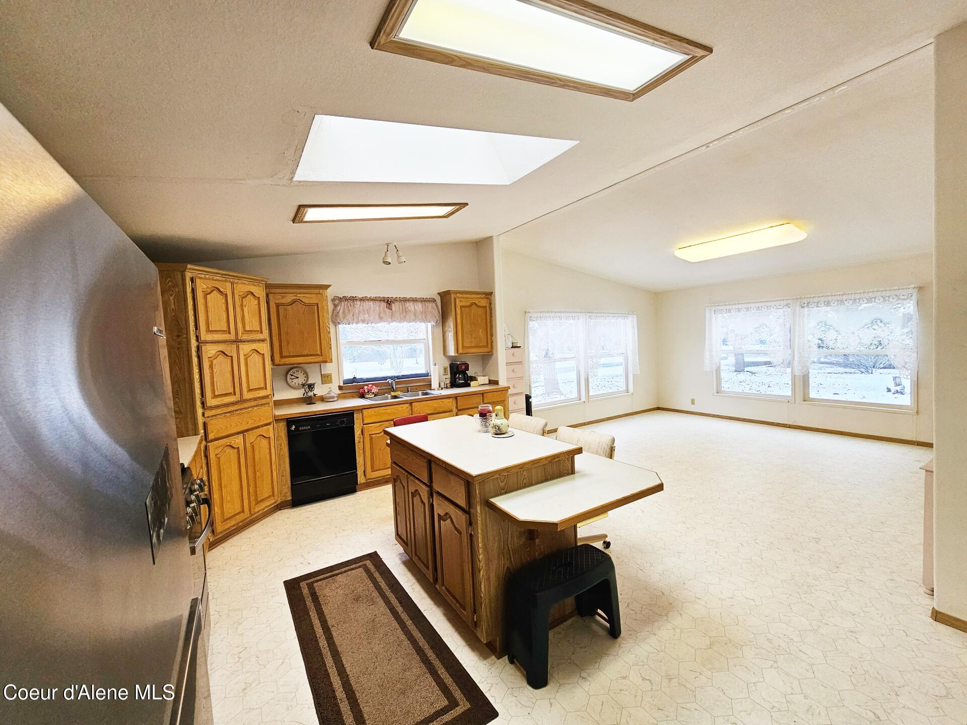 28990 North Miller Road Athol, ID 83801 - Photo 7 of 26 Bright Kitchen and Dining