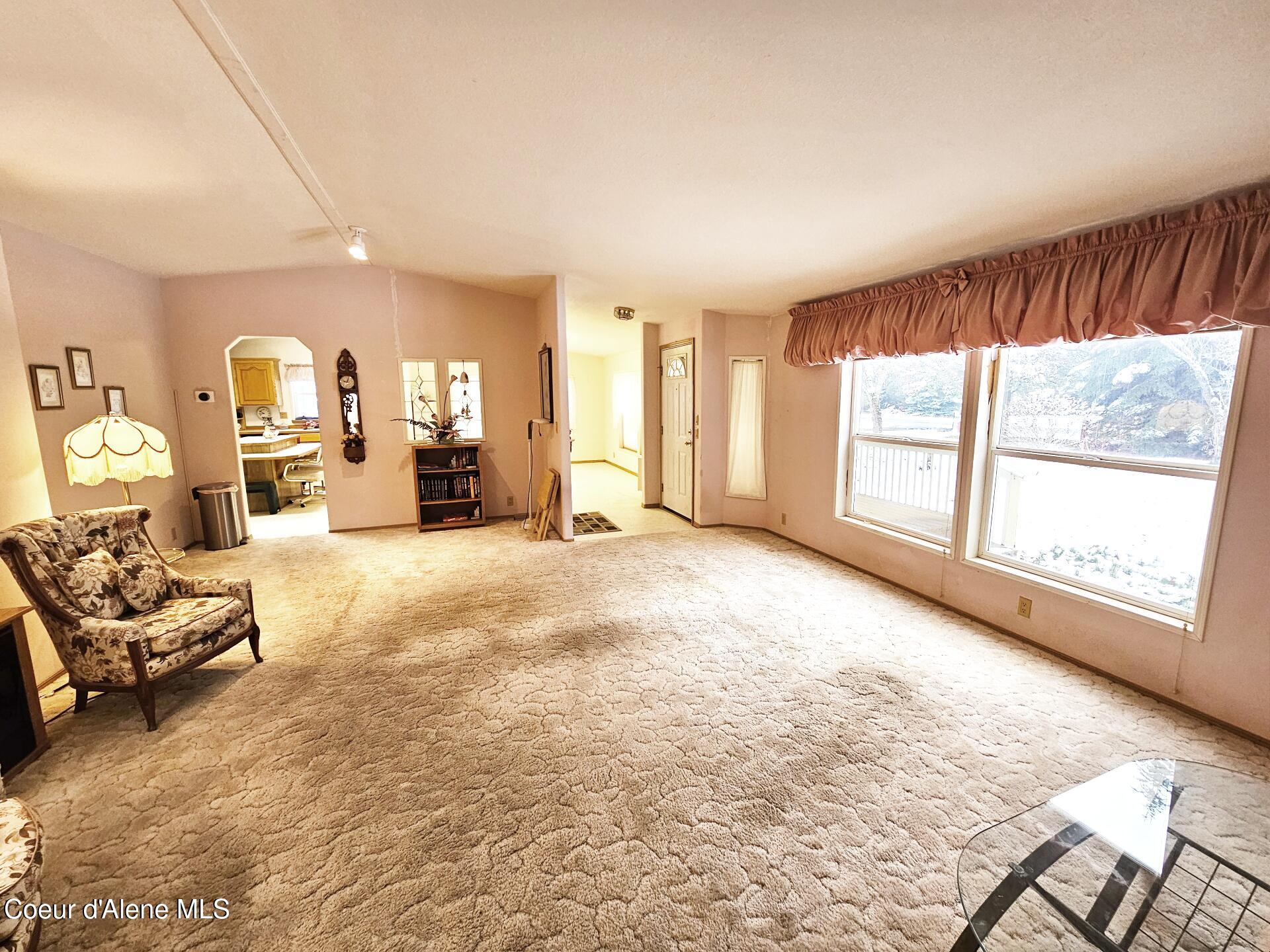 28990 North Miller Road Athol, ID 83801 - Photo 9 of 26 Traditional Living Room