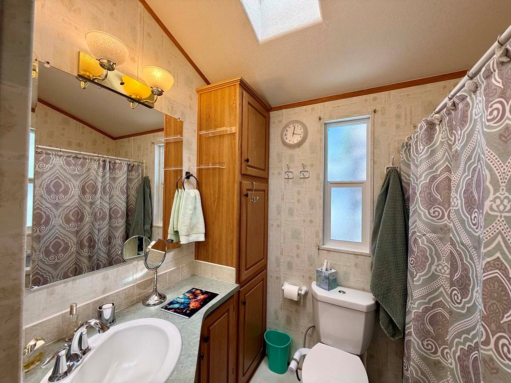 30 A Street Cascade, ID 83611 - Photo 7 of 26 Hallway to Bathroom