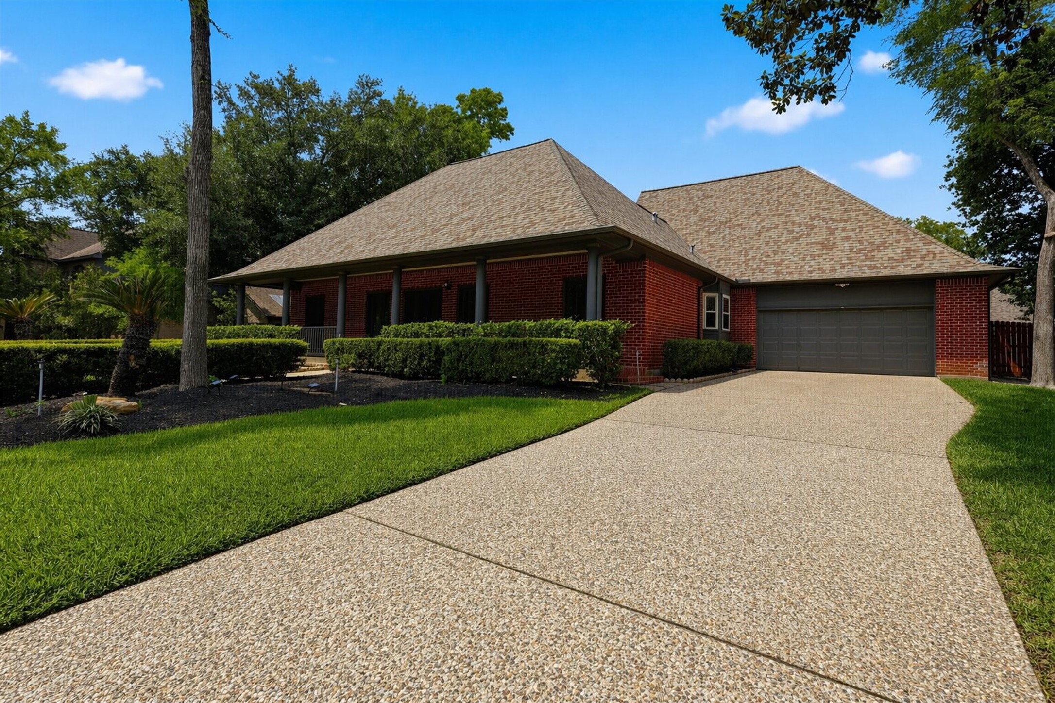 6118 Hampton Way Court Spring, TX 77389 - Photo 25 of 27 Right angle view of the well maintained home
