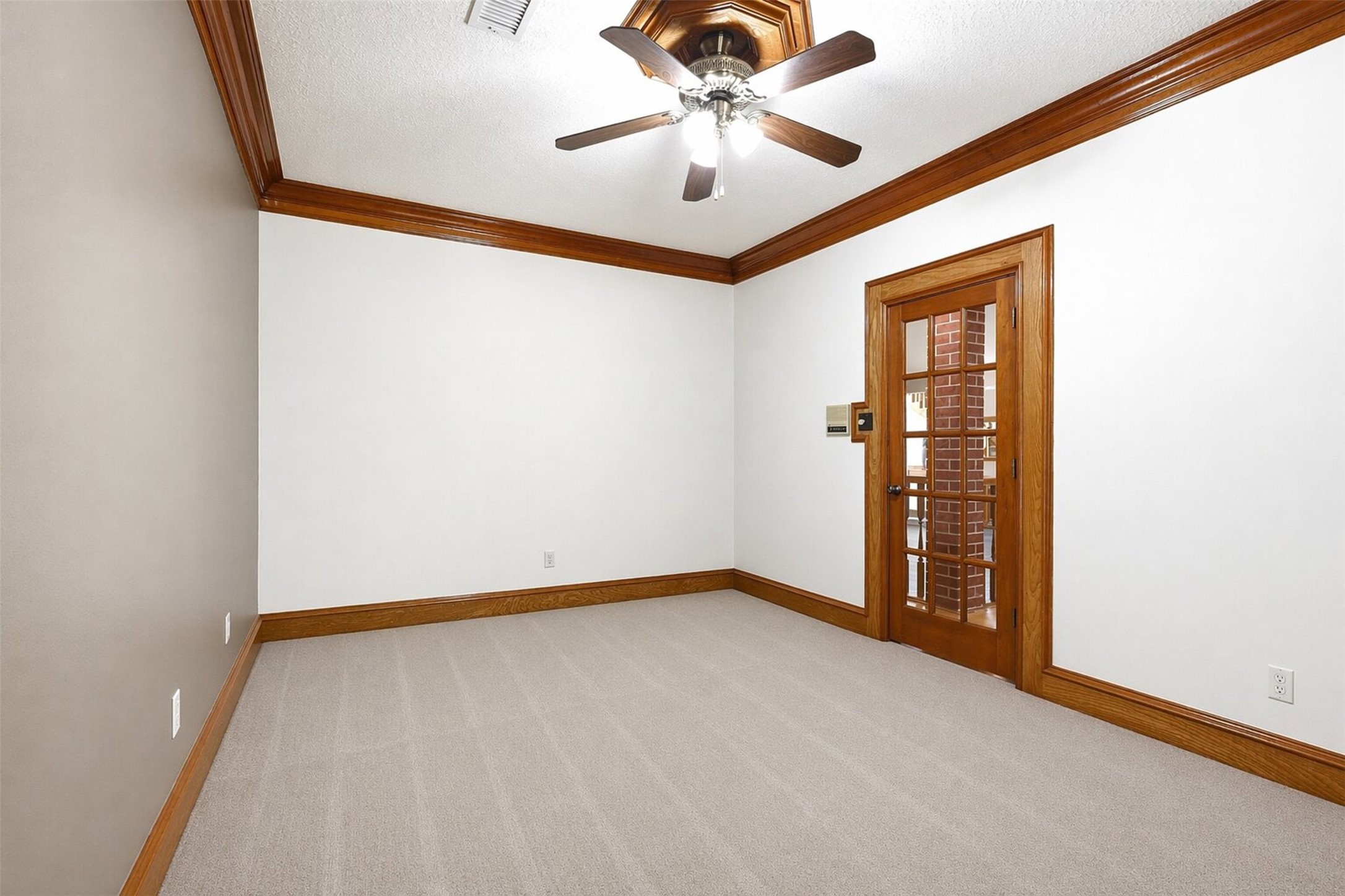 6118 Hampton Way Court Spring, TX 77389 - Photo 9 of 27 Bedroom #1 to the immediate left upon entry into the home. This room could be used as an office, craft room, mini gym, play room, etc