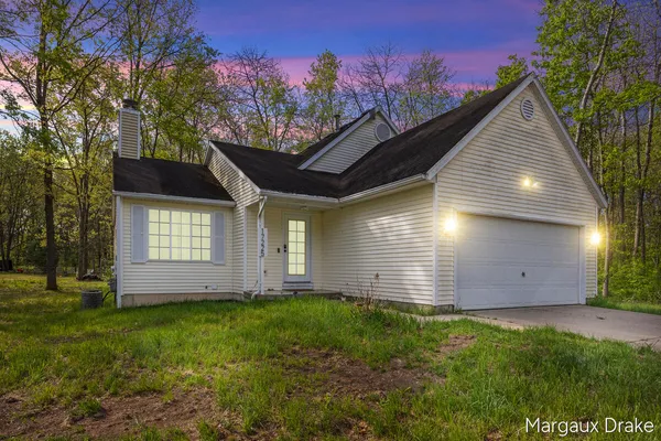$289,000 | 17225 Apache Trail, Howard City, MI 49329