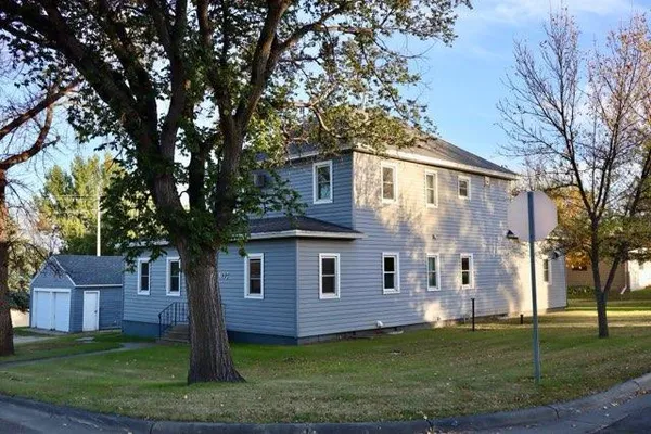 $230,000 | 407 7th Avenue West, Lisbon, ND 58054