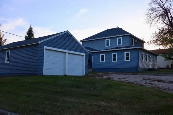 $230,000 | 407 7th Avenue West, Lisbon, ND 58054