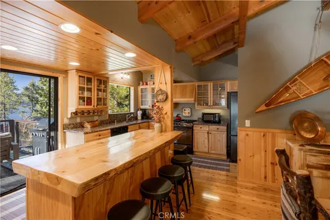 $1,275,000 | 752 Cove Drive, Big Bear Lake, CA 92315