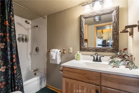 $1,275,000 | 752 Cove Drive, Big Bear Lake, CA 92315