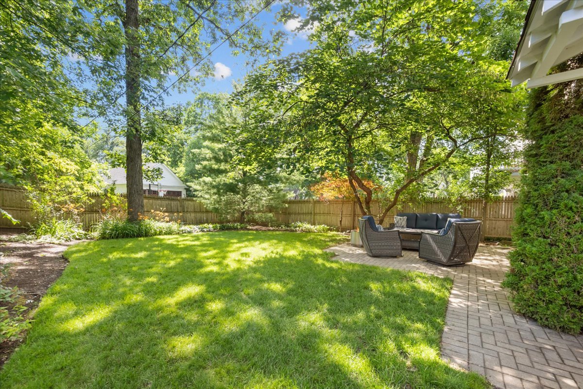411 East Illinois Road Lake Forest, IL 60045 - Photo 36 of 37 Gallery Image 36