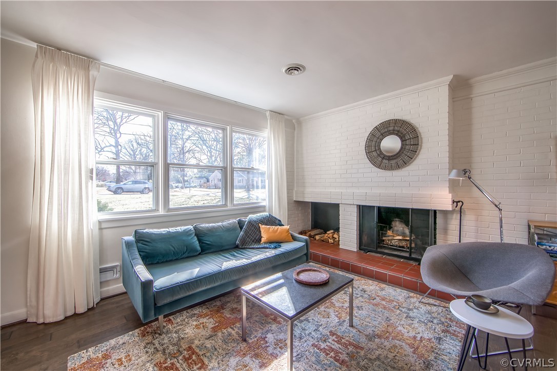 7624 Marilea Road Richmond, VA 23225 - Photo 3 of 37 The Sellers adore the light that streams through t