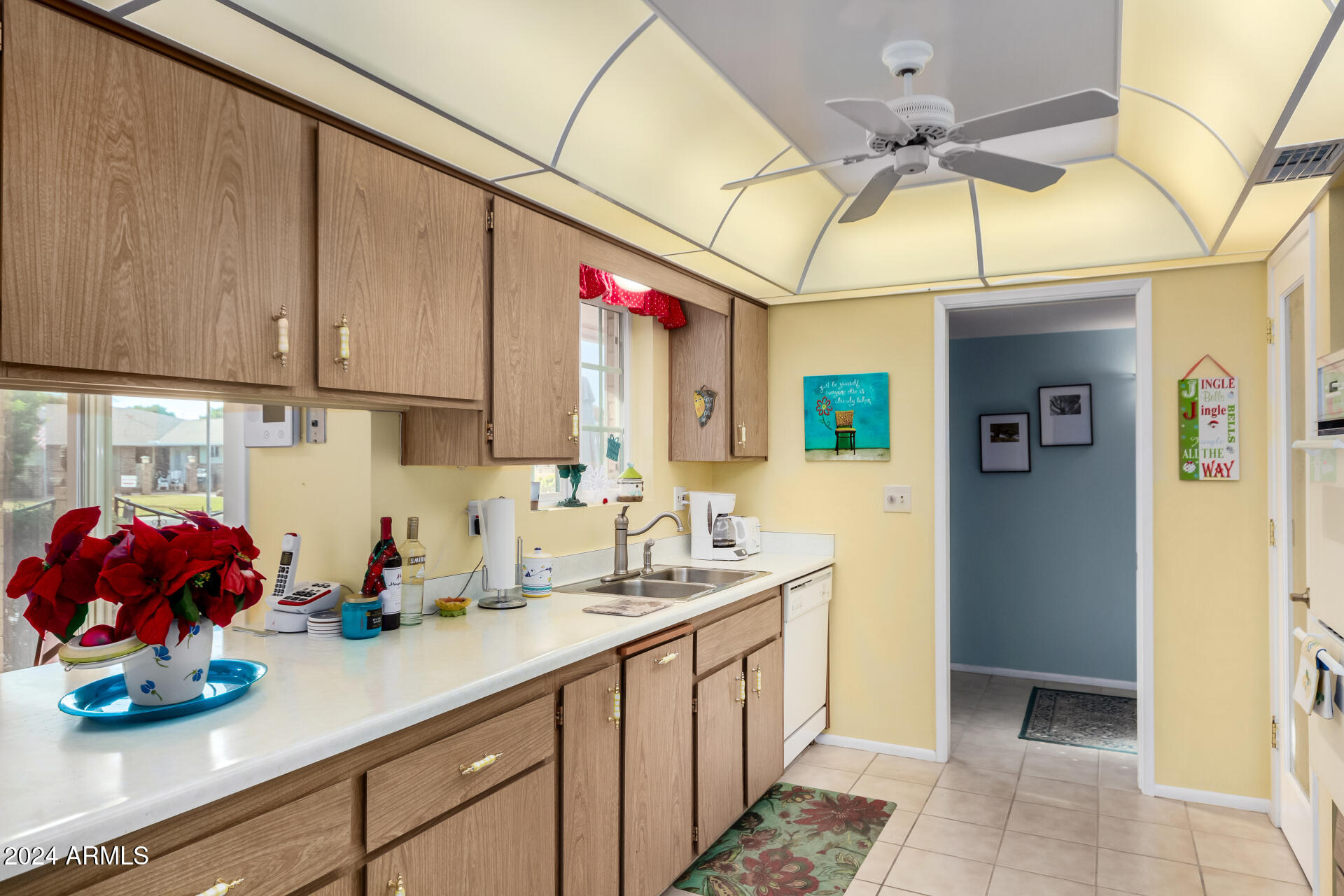 10202 West Mountain View Road Sun City, AZ 85351 - Photo 13 of 37 Kitchen