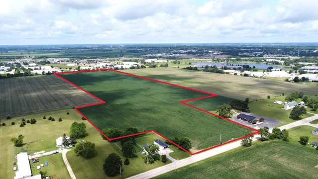 $1,033,101 | Lt0 Lt0 Highway, Elkhorn, WI 53121