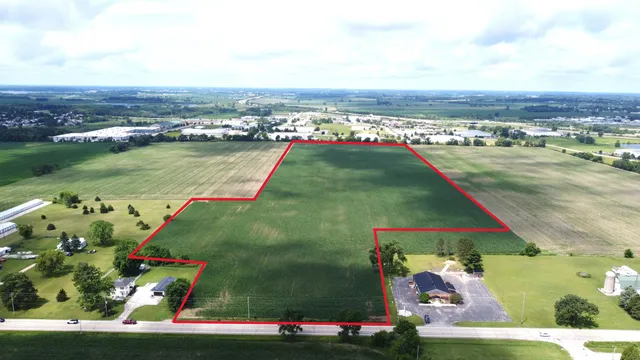 $1,033,101 | Lt0 Lt0 Highway, Elkhorn, WI 53121