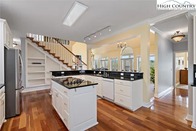 $1,499,900 | 361 Osprey Place, West Jefferson, NC 28694