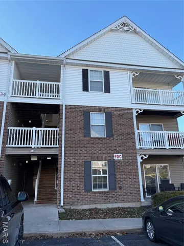 $184,000 | 613 Saravalle Drive, St. Peters, MO 63376